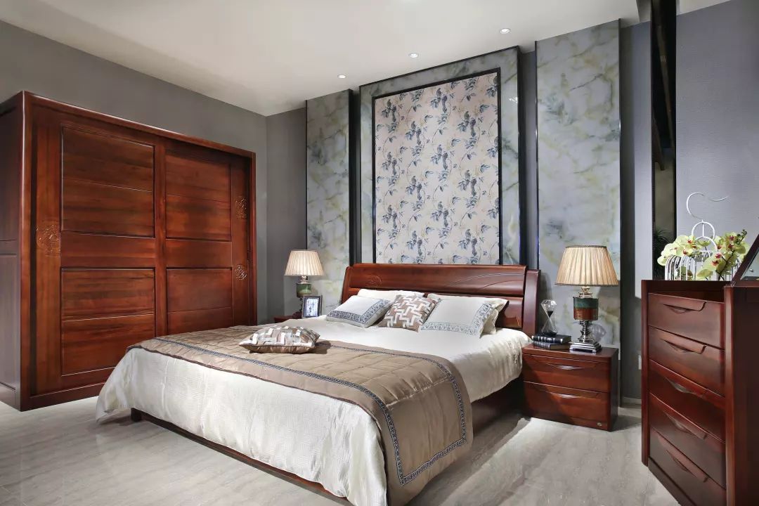 实木大床好用吗,买实木大床要注意什么