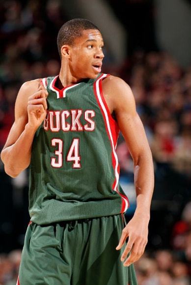 字母哥穿球衣像紧身衣,字母哥肌肉变化史