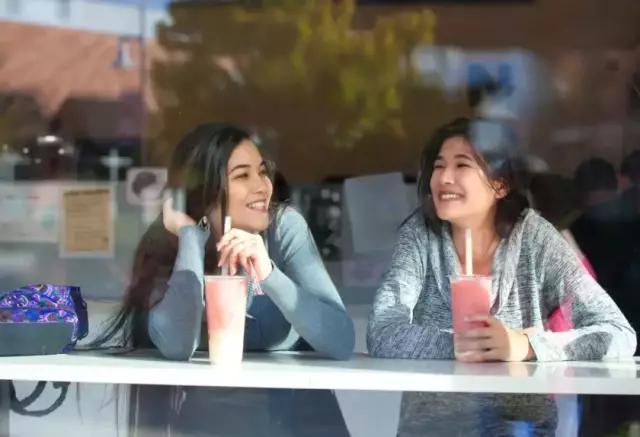 为什么自己开的奶茶店干不过品牌,为什么现在奶茶店那么难赚钱