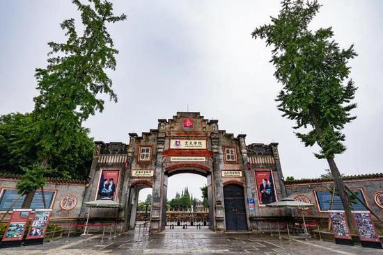 远东宏信宏文学校上海浦东校区,上海宏文学校校长