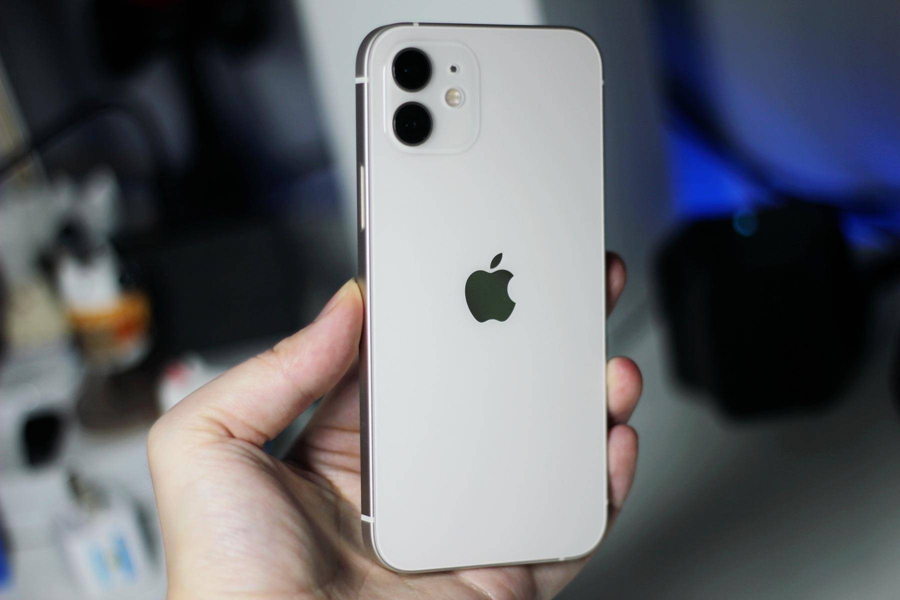 iphone12怎么挑选手机壳,iphone12套上透明手机壳是什么样