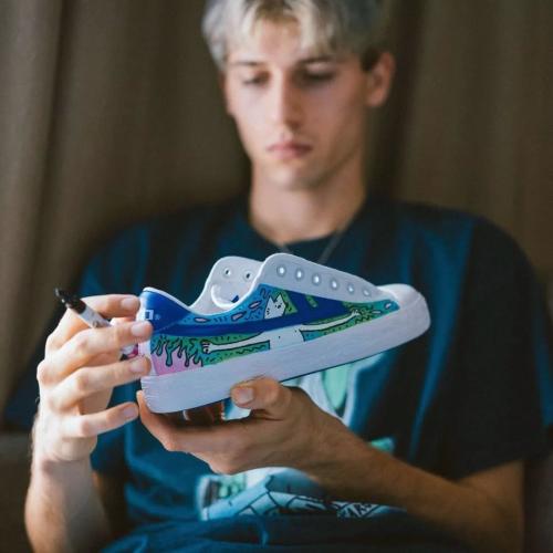 回力复古好看还是经典好看,老款式回力还值得穿吗