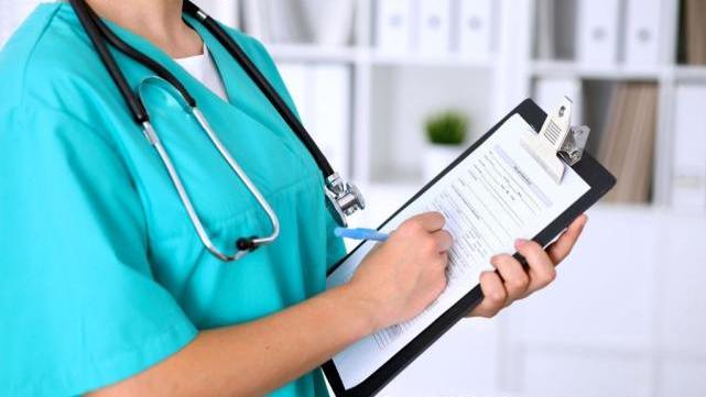 胆囊炎小姐姐为了减肥只吃鸡蛋，结果住进了医院