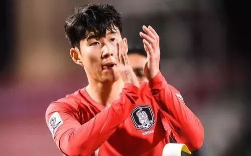 “亚洲最佳外援”投票中，他是众望所归？（附英超官方投票地址）