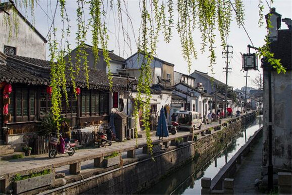 苏州的景点灵岩山开放了吗,苏州2022年灵岩山春节开放时间