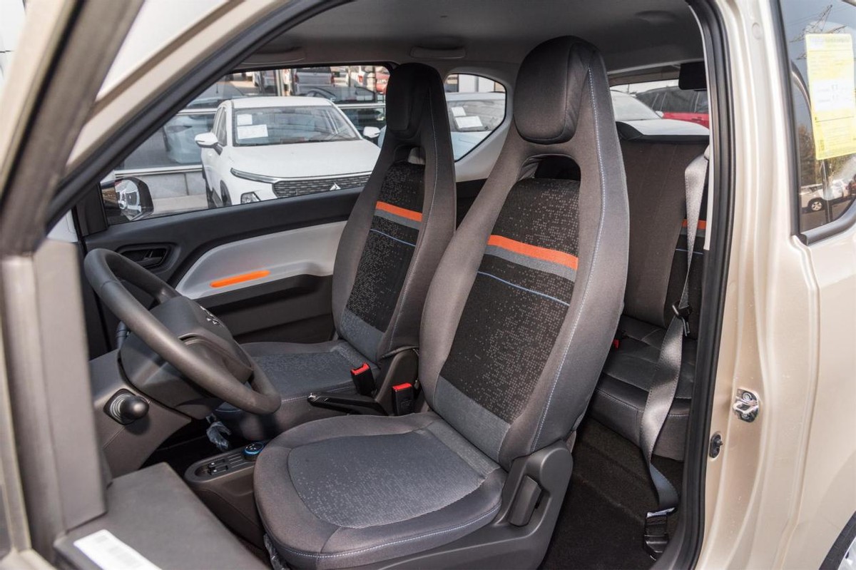 高颜值之选三款平民性能轿车推荐,这两款中级轿车10万的价格你选谁