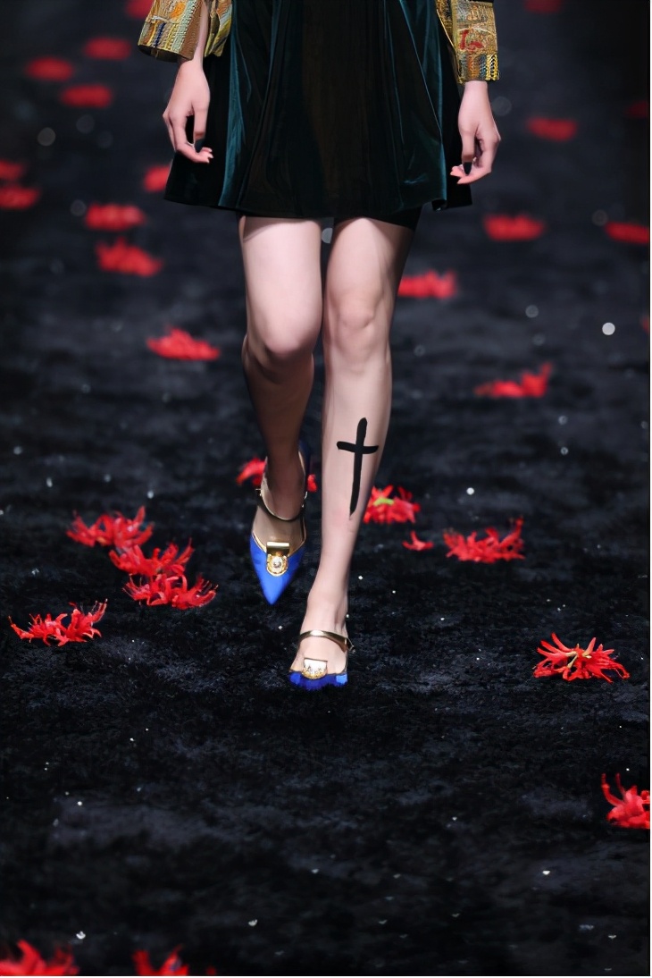 LUOOIFSTUDIO独立设计师品牌2021秋冬新作登陆上海时装周