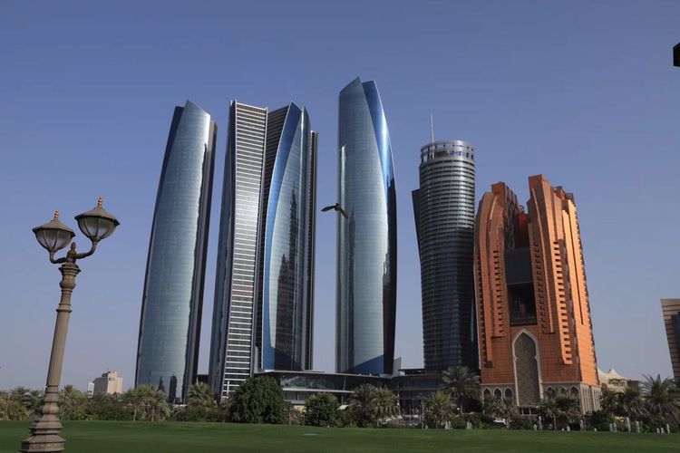 阿联酋是全球最富裕的国家吗,沙特和迪拜是世界上最富有的国家