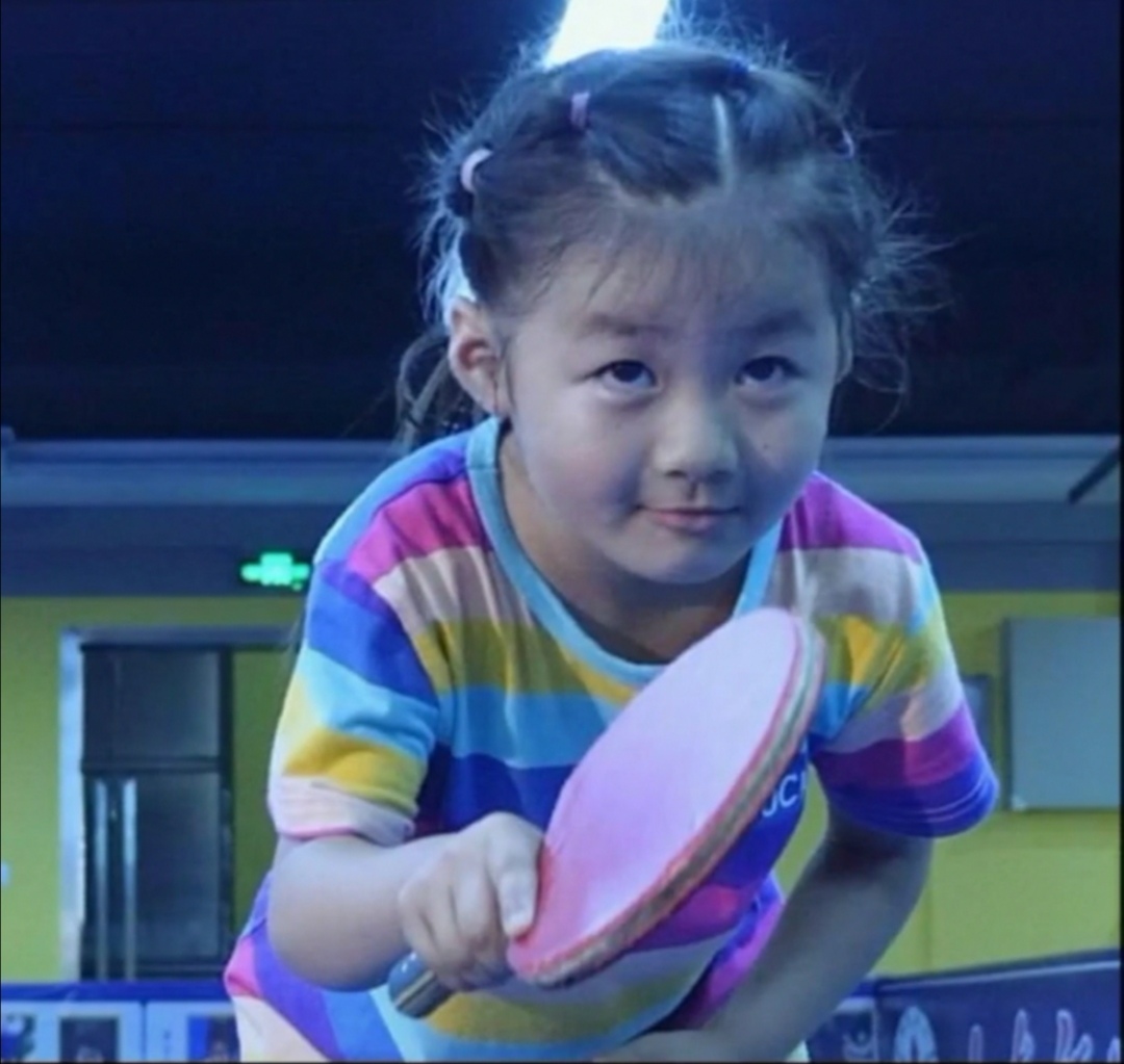 小依依乒乓选手,乒乓小依依抖音
