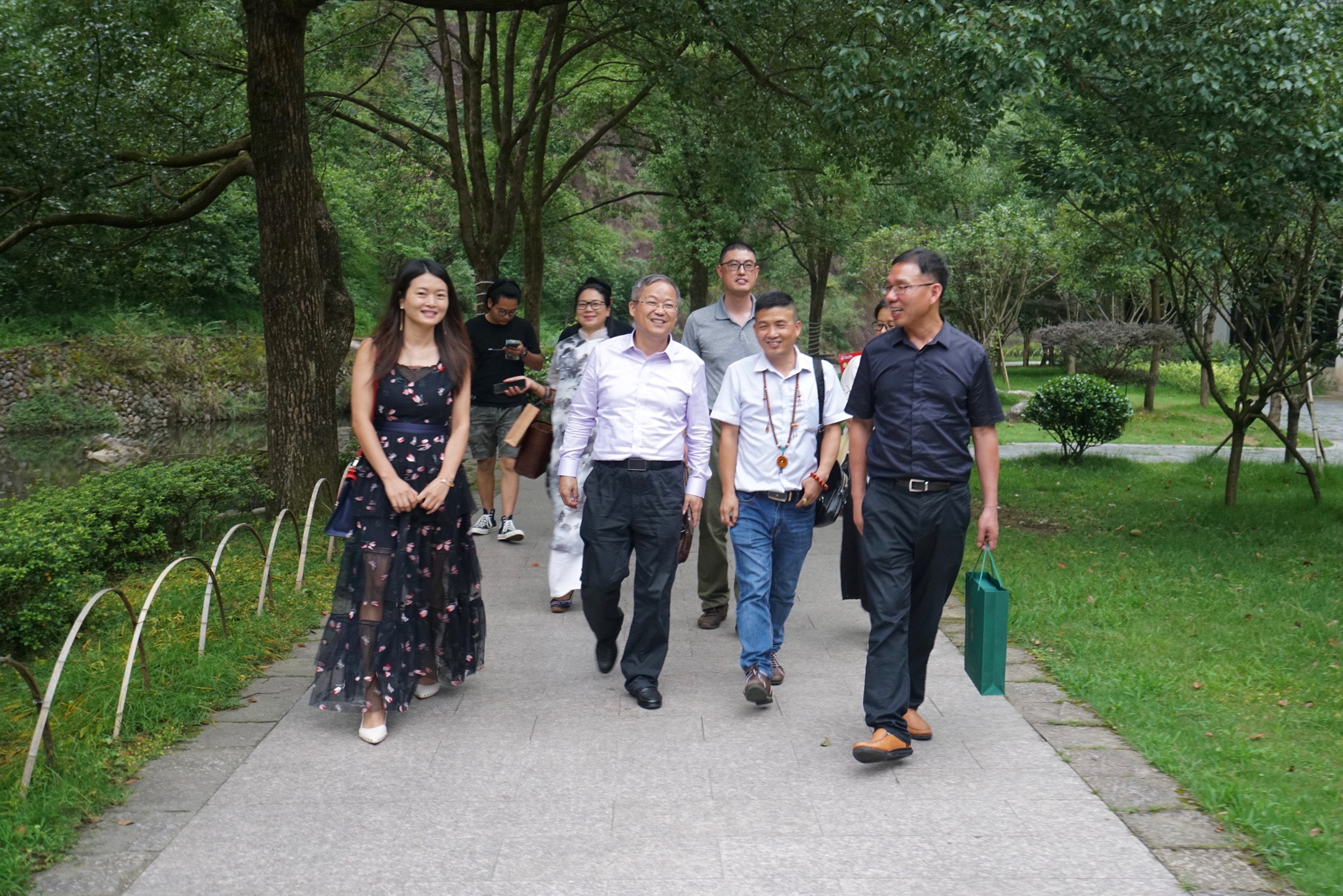 暑假凉快不晒的旅游地方,暑假避暑胜地最佳地方