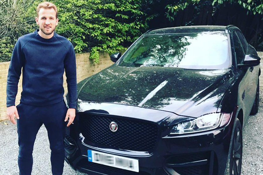 c罗一亿元买车,盘点c罗的豪华超跑