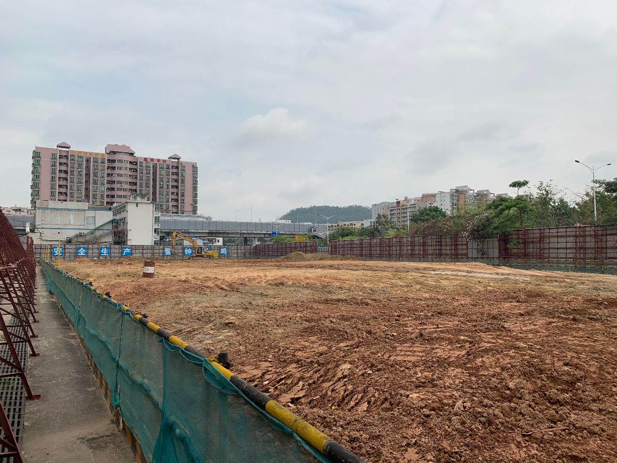 布吉执法队对2起违规行为顶格处罚6.2万元