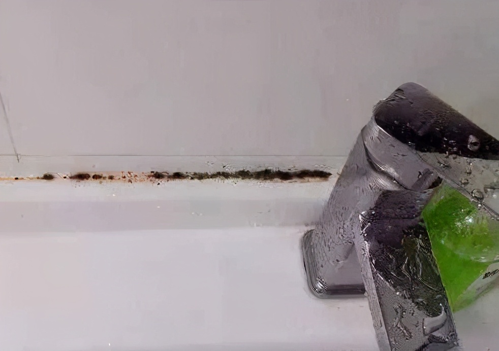 卫生间玻璃胶发黑怎么补救,卫生间玻璃胶发黑怎么清洗