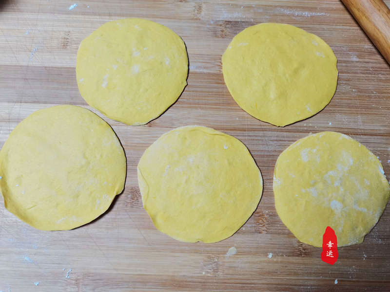 金灿灿的黄馒头,金灿灿黄金馒头好看又好吃