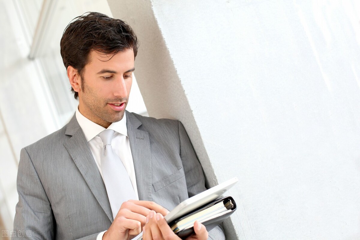 男生以后什么职业最吃香最赚钱,男生最赚钱的十大职业排行榜