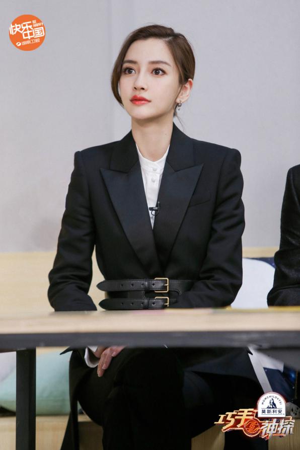 巧手神探杨颖,巧手神探杨颖假扮蜡像