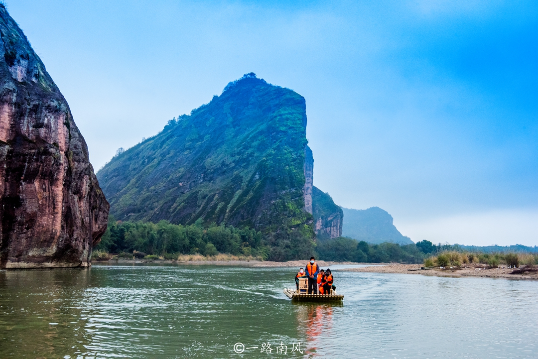 龙虎山悬棺千年古尸,龙虎山悬崖墓葬在哪里