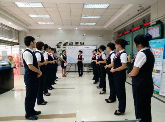 邮政银行存一年20万有多少利息,在邮政银行存120万一年有多少利息