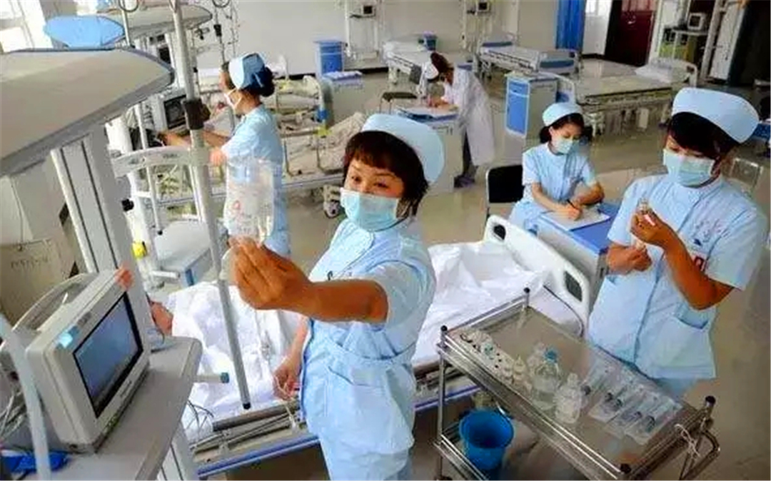 被猫抓伤可能患病的症状,如果被猫抓伤得病是什么症状