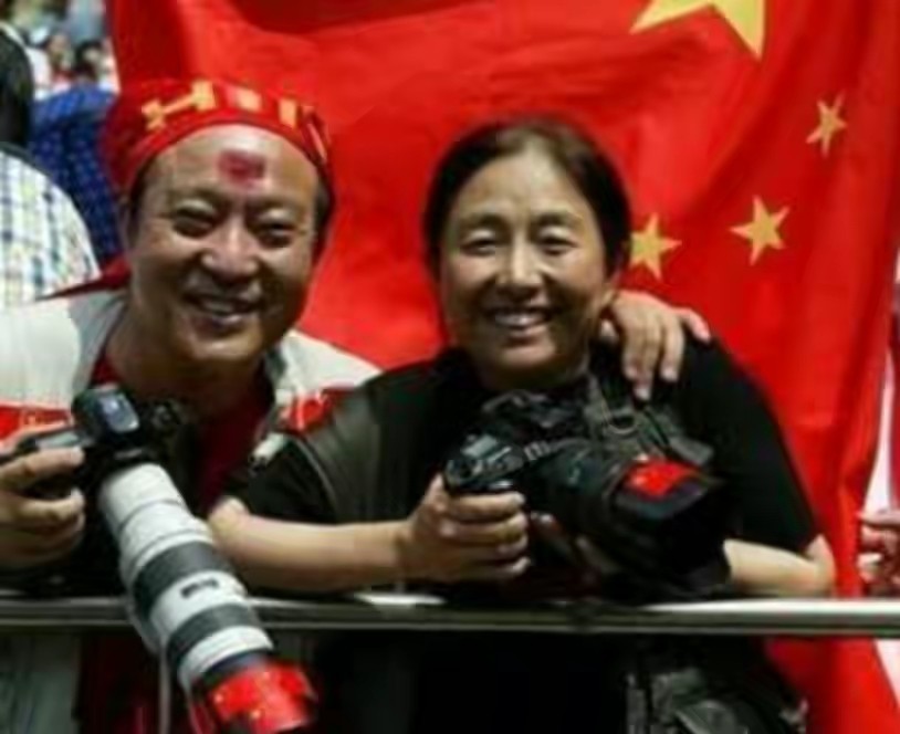 冯巩搭档牛群：被质疑贪污，64岁节目中晕倒，这些年他有多惨？