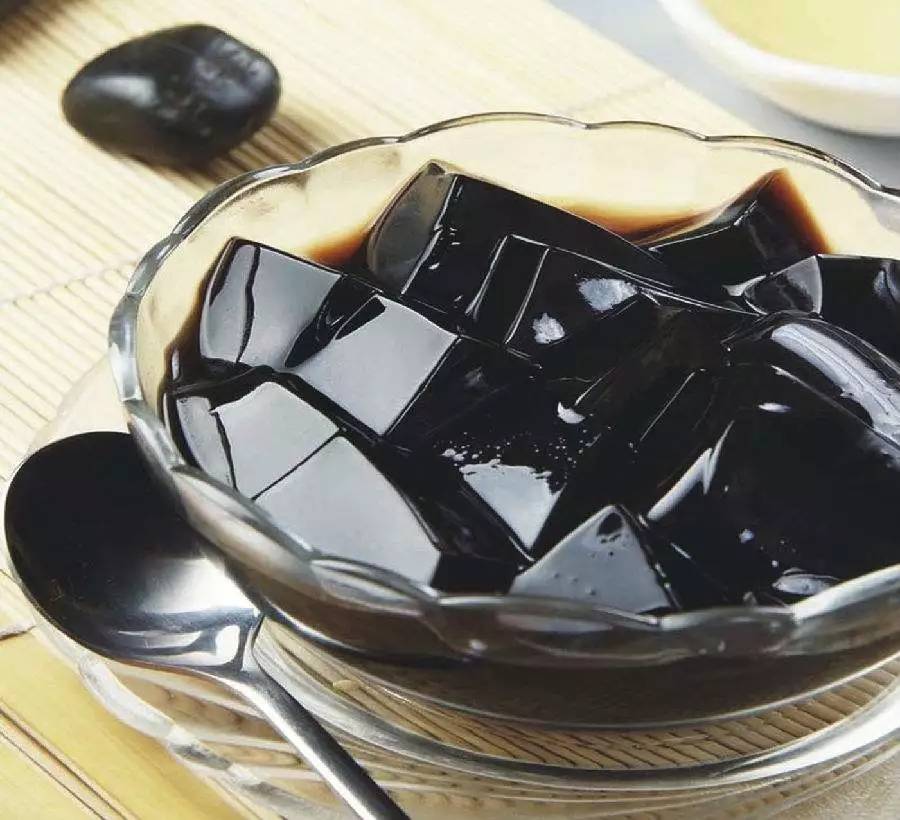 梧州龟苓膏的制作过程,梧州龟苓膏的家常做法你会喜欢吗