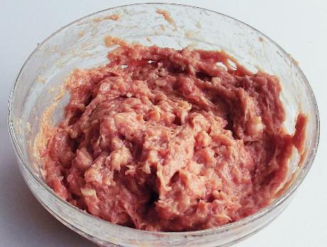 教你红烧狮子头的做法调馅是关键,一步一步教你如何烹饪红烧狮子头