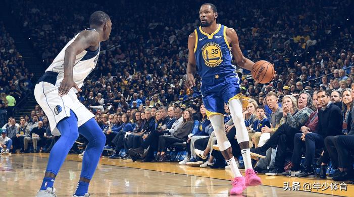 勇士球迷困的都看不下去，睡着了，就因为东契奇跟勇士上了一课？