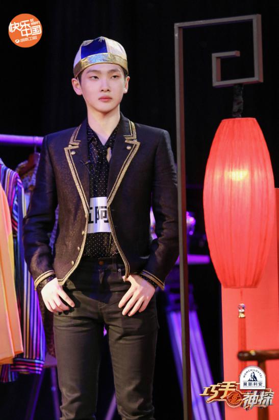 巧手神探杨颖,巧手神探杨颖假扮蜡像