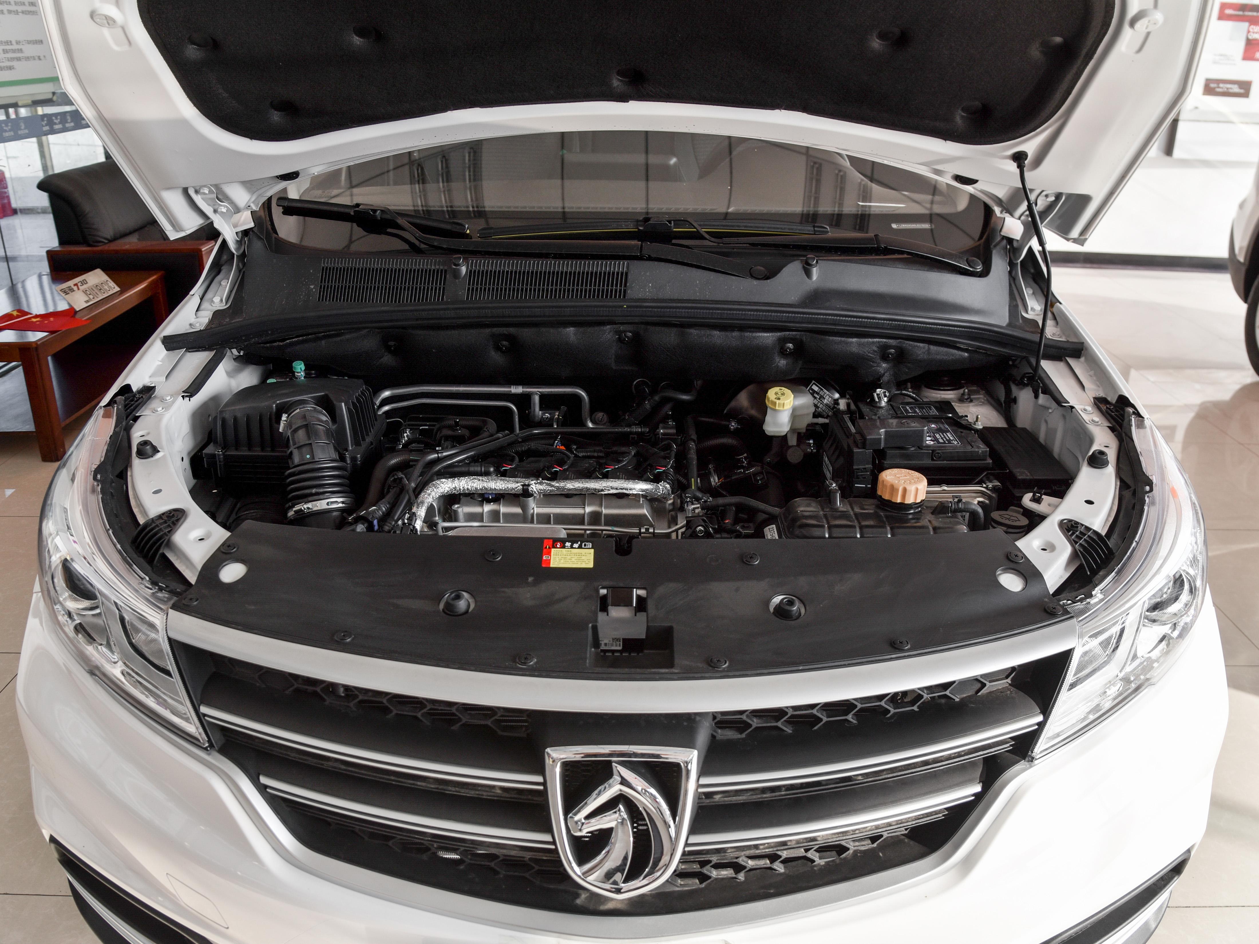 10万左右的大空间自动挡汽车,七座商务车10-15万宝骏730