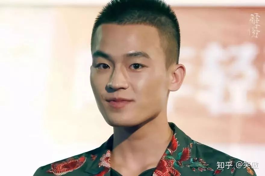 男生应该这样选择发型