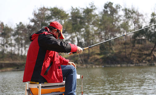 钓友家里有多少渔具,钓友家中渔具收纳