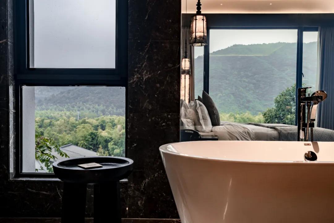 露天温泉小院精品,一房一厅庭院私家温泉