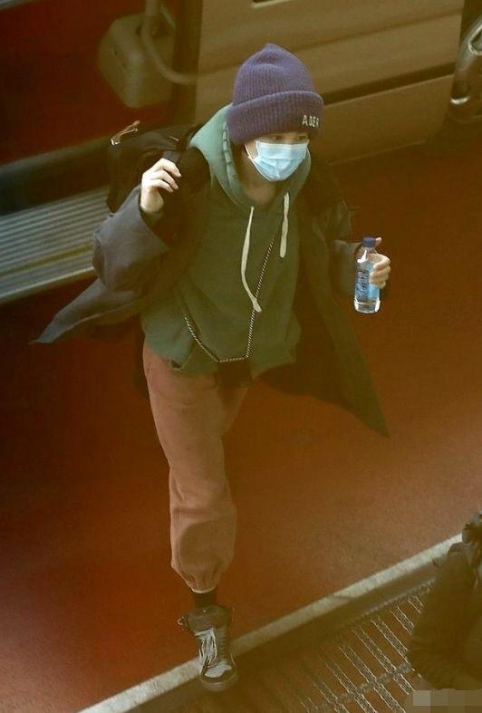 梁小龙谈王菲谢霆锋,港媒评王菲谢霆锋