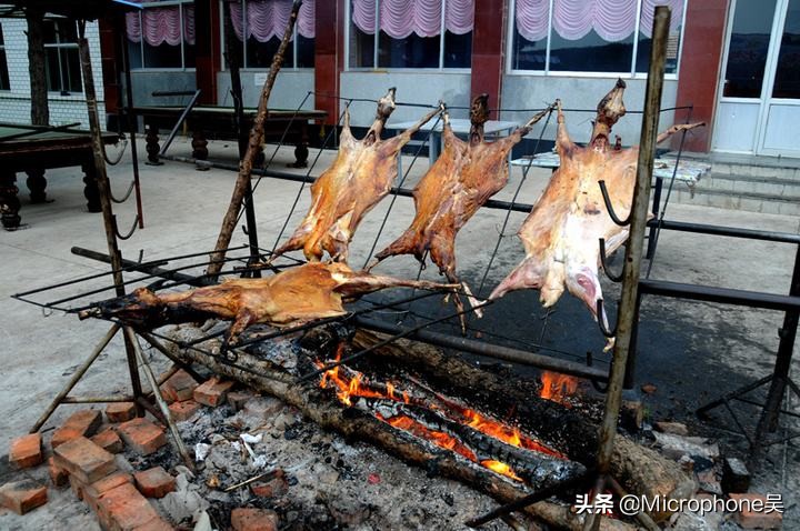 冬天必须吃一次烤全羊,过年烤全羊