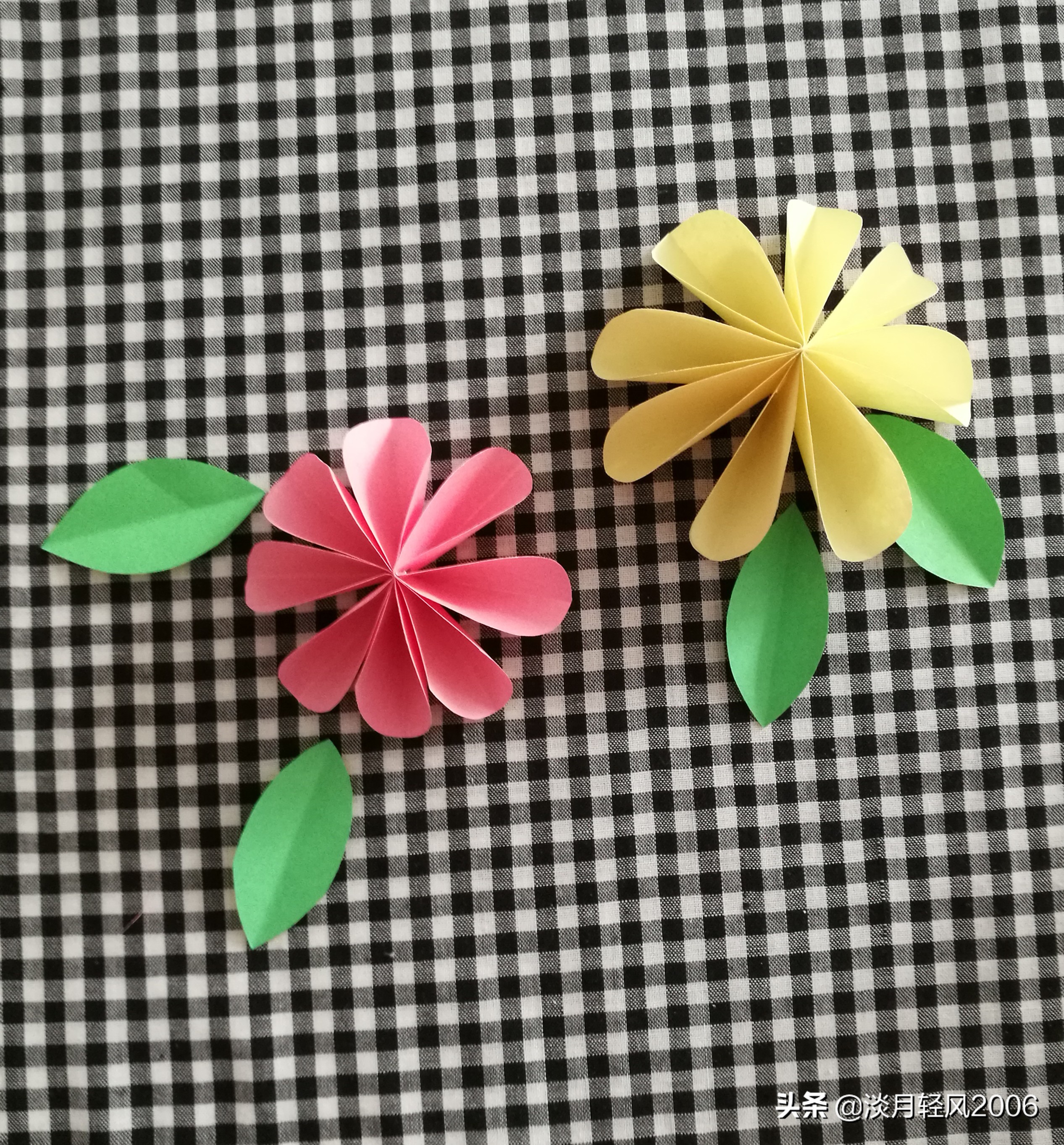 用卡纸制作的手工立体小花,彩色卡纸立体手工