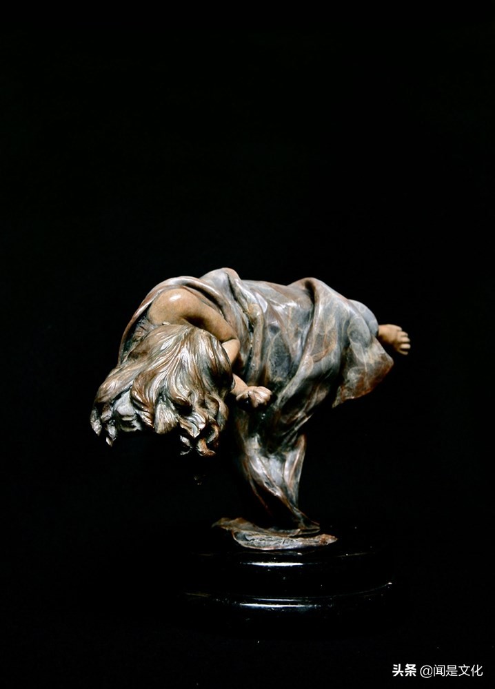 学赏画197：美女雕塑家米娅：灵感来自孩子们不断变化的个性