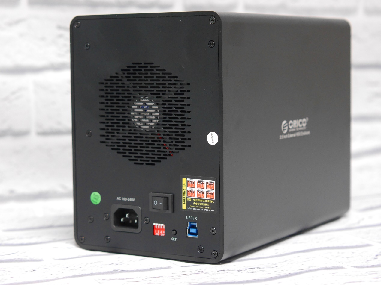 折腾NAS半年后的感受：也许我们需要的只是一个硬盘柜而已