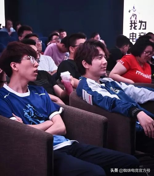 2019wcg韩国预选赛moonvsfov,moon中韩大师决赛