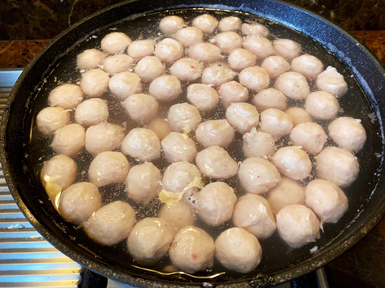 用花鲢做鱼丸还是用草鱼做鱼丸好,草鱼做劲道鱼丸做法