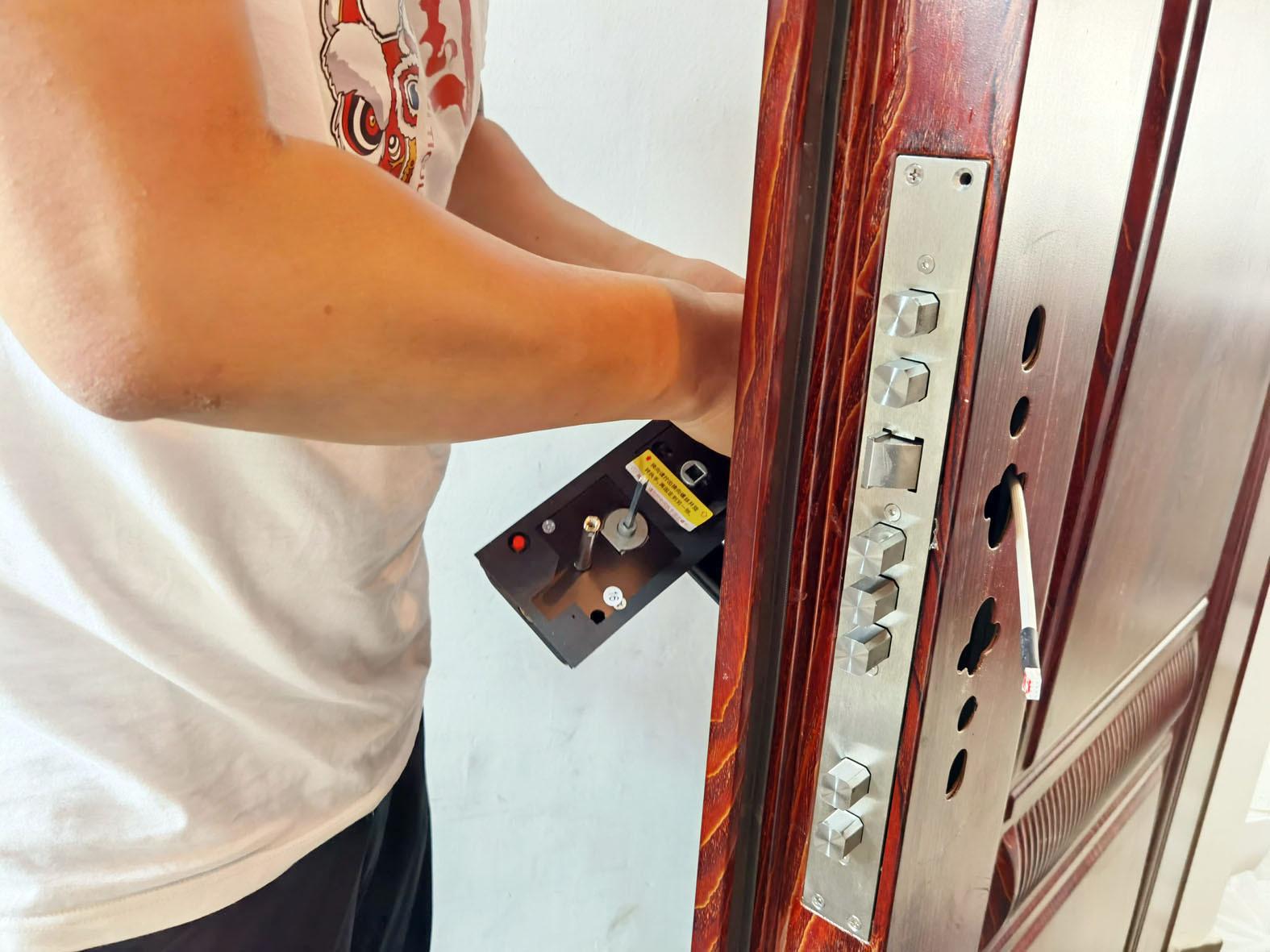 没带钥匙智能门锁,没带钥匙有办法开锁嘛