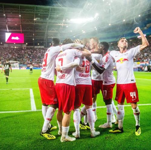 怎能不眼红？日韩国脚强势加成，欧冠“最强”三叉戟呼之欲出