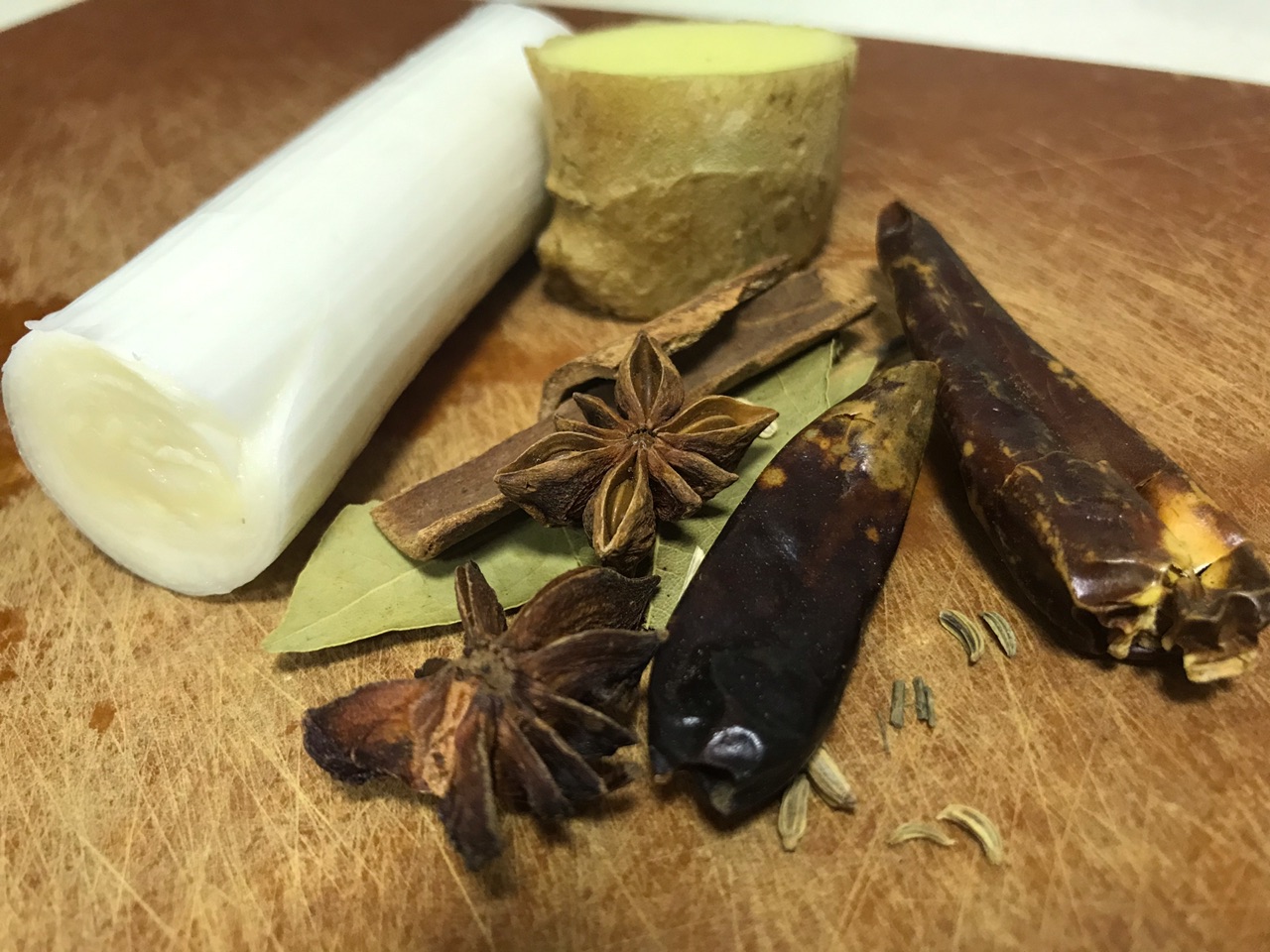 红烧排骨的家常做法最正宗的做法,红烧排骨最正宗的做法和步骤