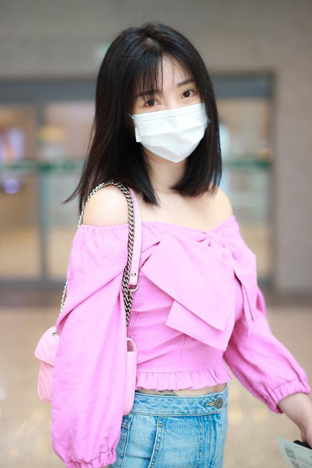 柳岩同款连衣裙蓝色蝴蝶结,40岁柳岩红色蝴蝶结