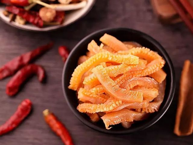 网购28款网红零食，究竟谁是最值得囤的年货？