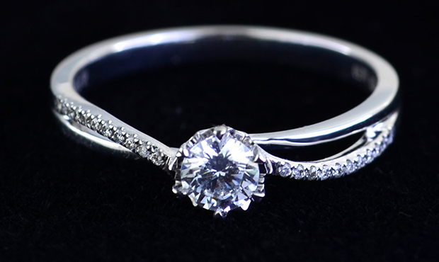 钻戒品牌排行榜前十名价格表,如何挑选不太贵的钻戒品牌