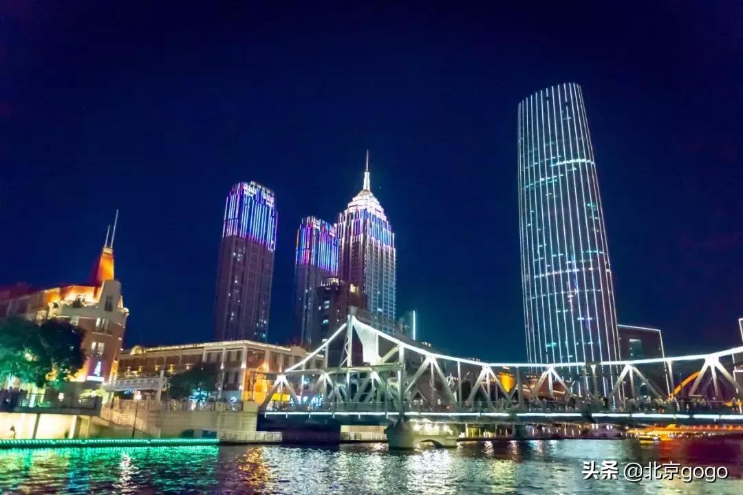 抓住夏天的尾巴放肆玩乐，一起打卡隔壁城市这条网红游船