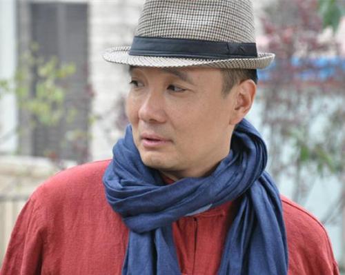 一条广告将他捧红，好心办事却锒铛入狱，“燕舞小子”今何在？