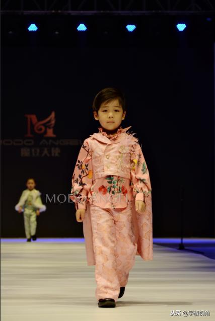 童心筑梦秀彩华服——MODOANGEL魔豆天使高端儿童礼服璀璨绽放