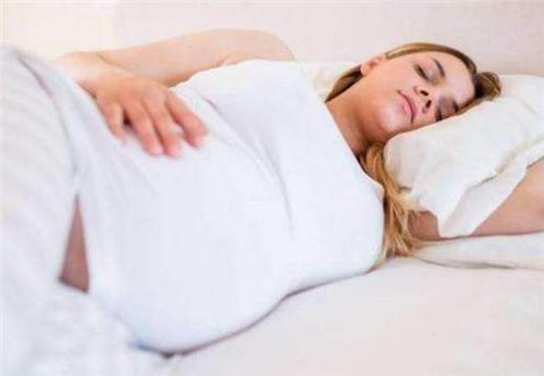 高龄孕妇怀孕初期应补充什么营养,怀孕8周了每天吃什么菜补充营养