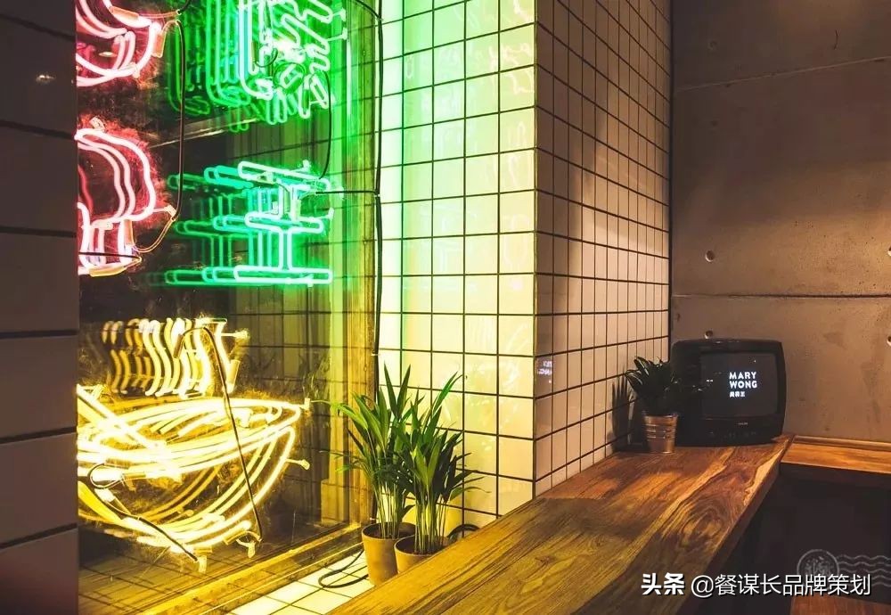 小面馆厨房设计布置效果图,小而美的面馆设计让人眼前一亮